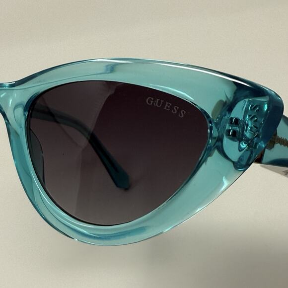 GUESS GU7811 84B Women’s Cat Eye Sunglasses Blue 54mm Gradient Lens New - Picture 5 of 9